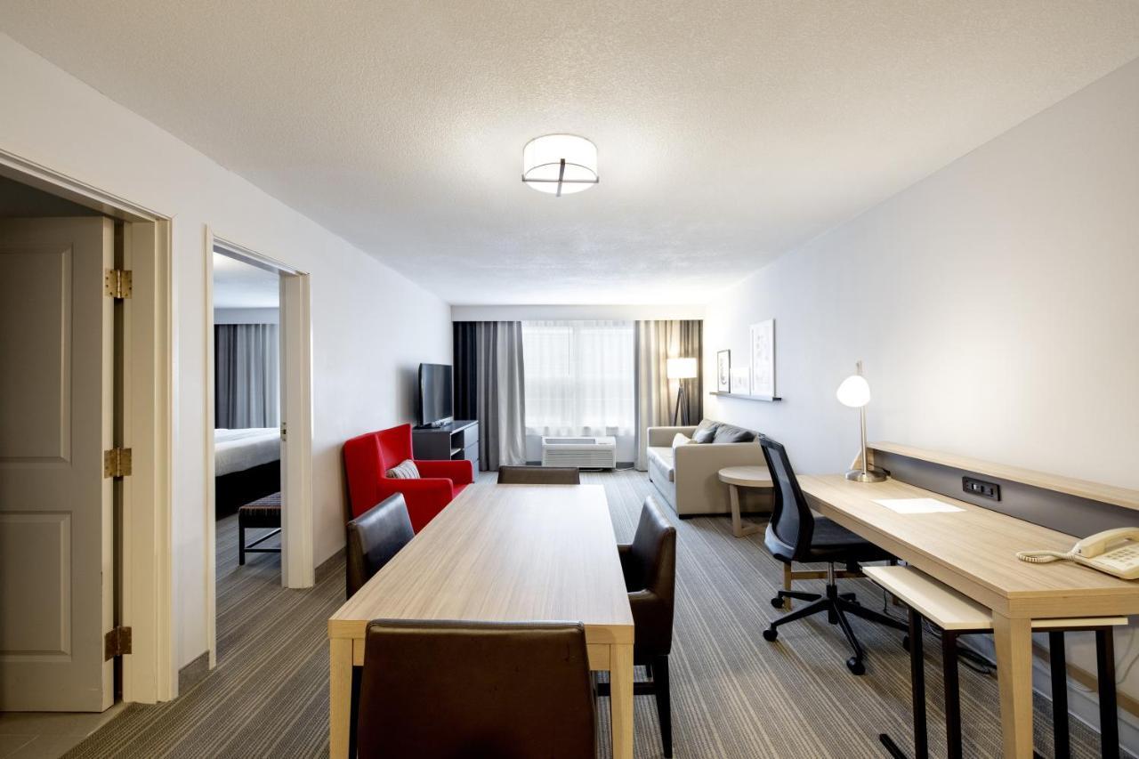 Hotel Country & By Radisson, Tinley Park, Il